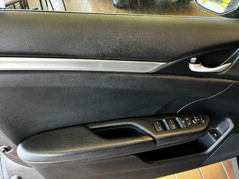 Used 2020 Honda Civic Sport image 13