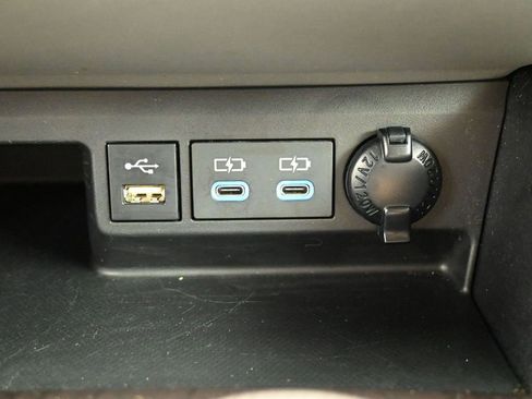 Used 2022 Toyota Highlander Limited image 25