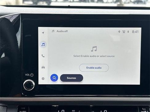 Used 2025 Toyota Camry SE w/ Convenience Package image 17