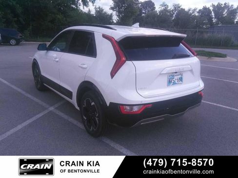 Certified 2024 Kia Niro Wind FWD image 2