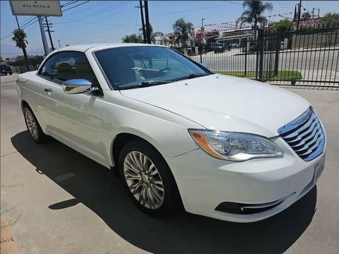 Used 2011 Chrysler 200 Limited FWD image 3