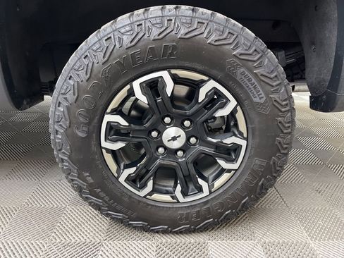 Used 2024 Chevrolet Silverado 1500 ZR2 w/ Technology Package AWD/4WD image 29