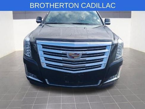 Used 2019 Cadillac Escalade Platinum image 2