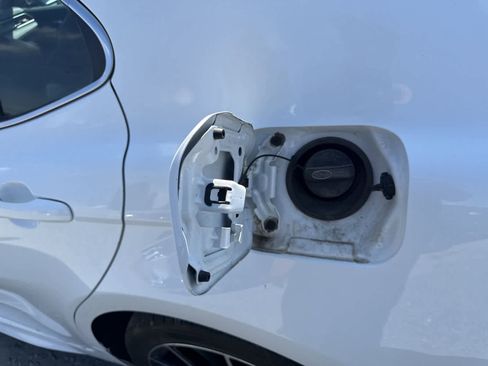 Used 2023 Toyota Camry SE image 11