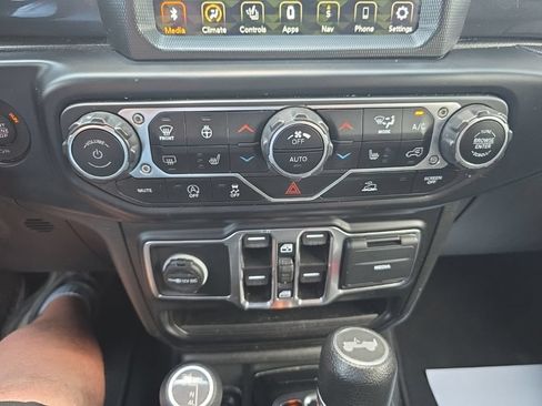Used 2021 Jeep Wrangler Unlimited Sport AWD/4WD image 24