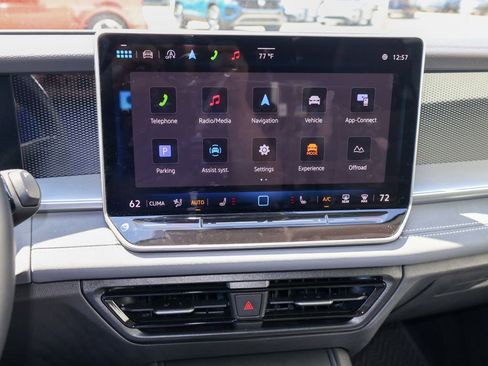 Used 2025 Volkswagen Tiguan SE image 20