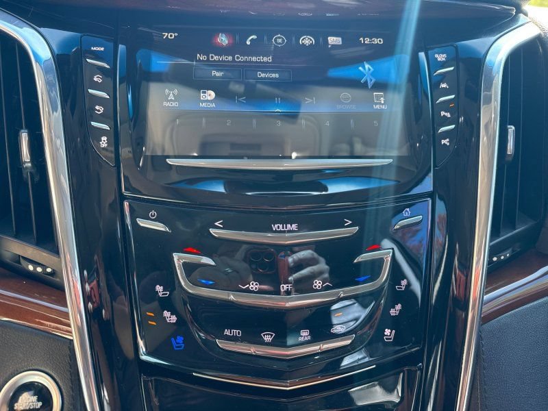 Used 2018 Cadillac Escalade ESV Premium Luxury RWD image 35