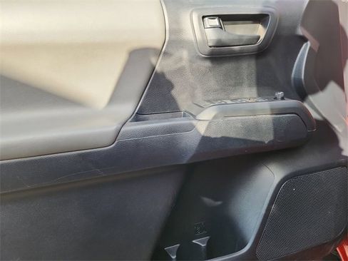 Used 2019 Toyota Tacoma SR5 image 19