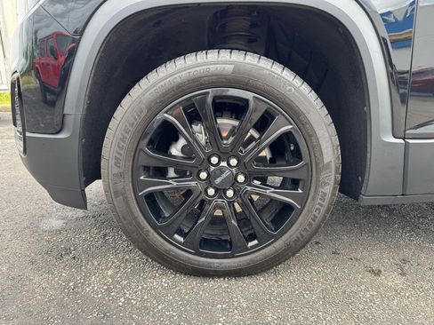 Used 2023 GMC Acadia SLE w/ Driver Convenience Package AWD/4WD image 30