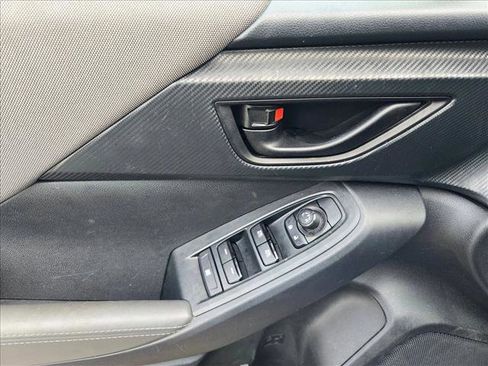 Used 2025 Subaru Crosstrek 2.0i Premium image 12