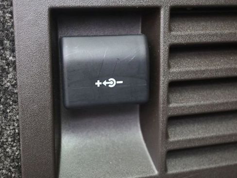 Used 2018 Land Rover Range Rover HSE image 16