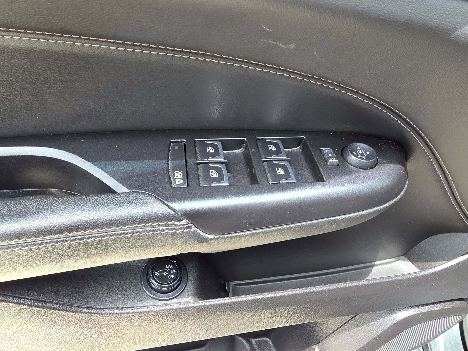 Used 2016 Cadillac SRX Luxury w/ Driver Awareness Package FWD image 34
