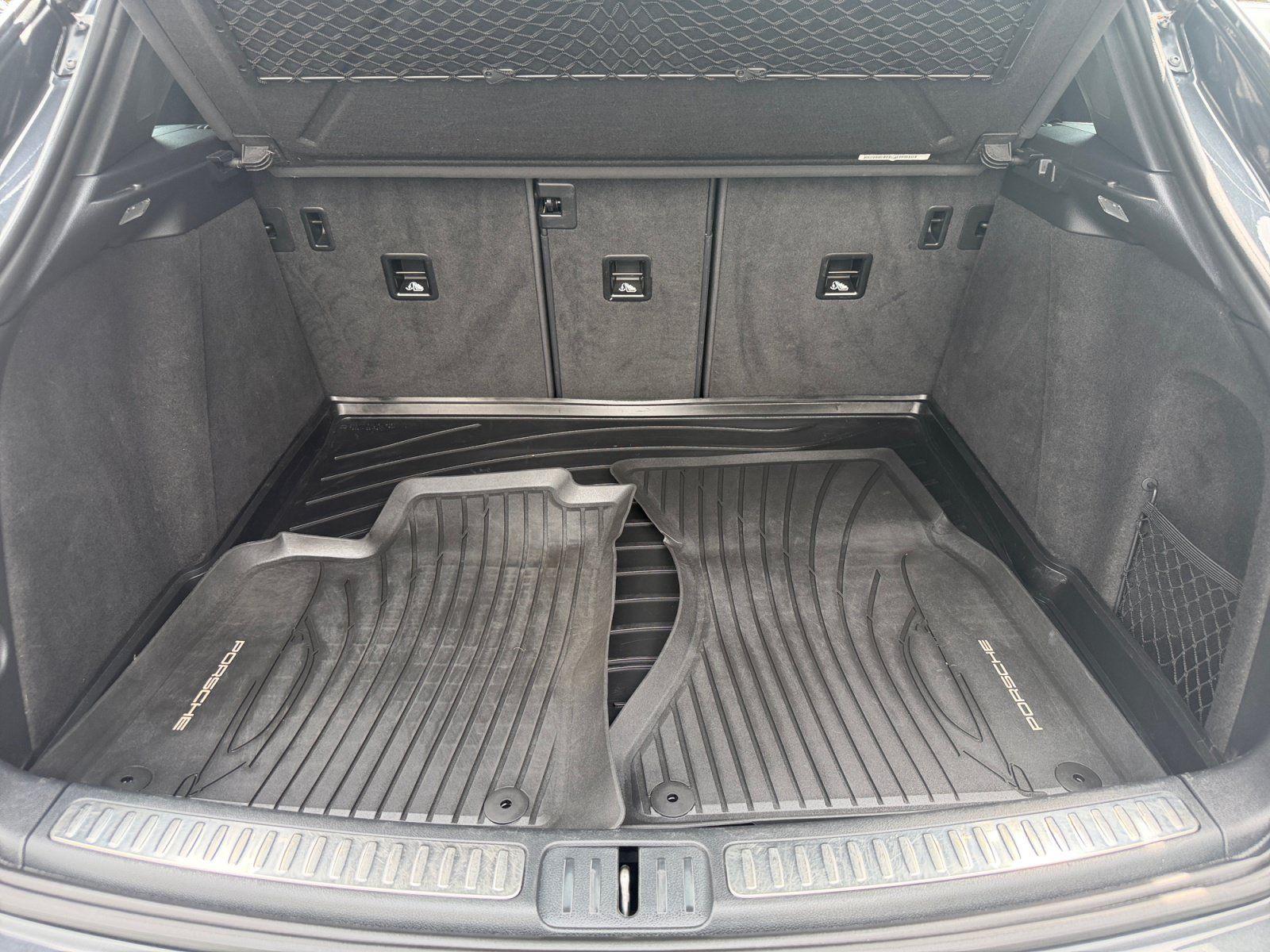 Used 2020 Porsche Macan AWD/4WD image 26