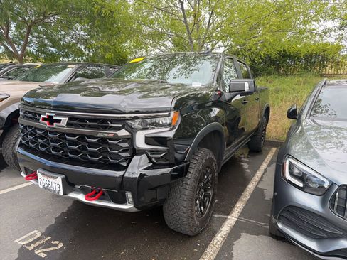 Used 2023 Chevrolet Silverado 1500 ZR2 w/ Technology Package image 1
