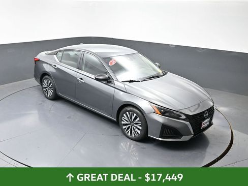 Used 2024 Nissan Altima 2.5 SV image 44