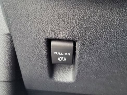 Used 2017 Lincoln MKC Select w/ Select Plus Package FWD image 15