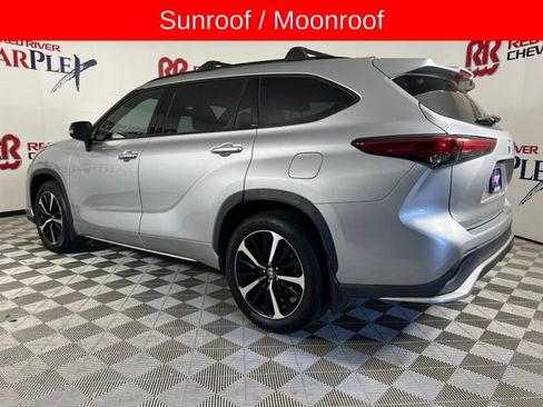 Used 2022 Toyota Highlander XSE image 6