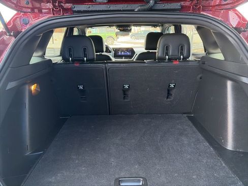 Used 2024 Chevrolet Trax RS w/ Sunroof Package image 19