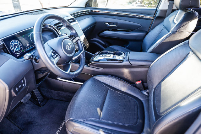 Certified 2024 Hyundai Tucson Limited AWD/4WD image 23