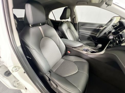 Used 2023 Toyota Camry SE FWD image 31