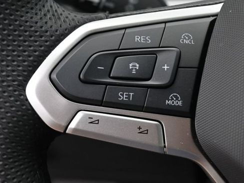 Used 2025 Volkswagen Tiguan SE R-Line AWD/4WD image 17