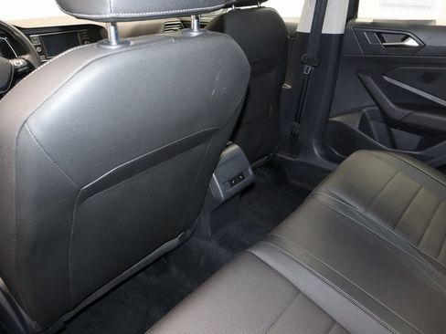 Used 2021 Volkswagen Jetta SE w/ SE Cold Weather Package image 20