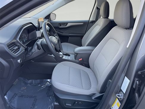 Used 2022 Ford Escape SE w/ Cold Weather Package image 10