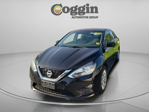 Used 2017 Nissan Sentra SV FWD image 1