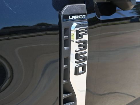 Used 2025 Ford F350 Lariat w/ Lariat Ultimate Package AWD/4WD image 5