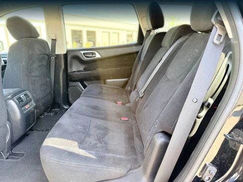 Used 2013 Nissan Pathfinder SV AWD/4WD image 21