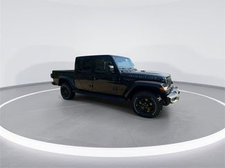 New 2025 Jeep Gladiator Sport video 2