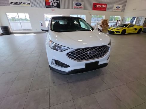 Used 2024 Ford Edge SEL w/ Convenience Package AWD/4WD image 3