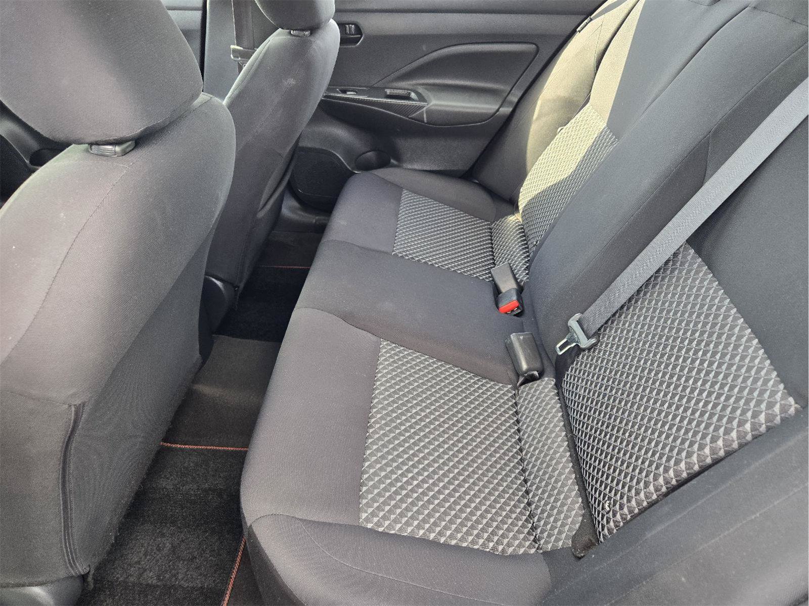 Used 2022 Nissan Versa S FWD image 27