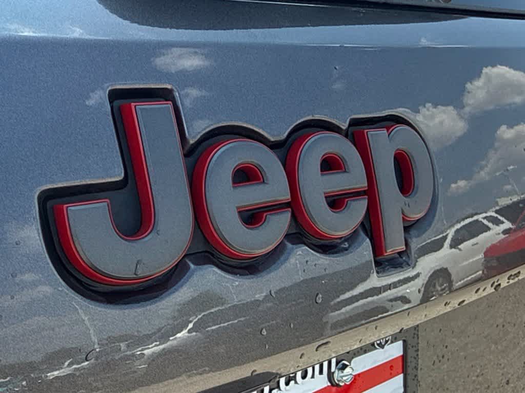 Used 2019 Jeep Grand Cherokee Trailhawk AWD/4WD image 11