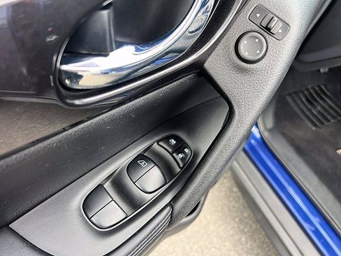 Used 2019 Nissan Rogue SV FWD image 20