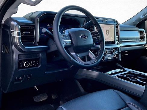 Used 2025 Ford F250 Lariat w/ Black Appearance Package image 18