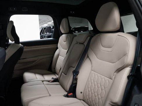 Used 2025 Volvo EX90 Plus AWD/4WD image 21