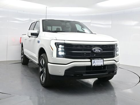 Used 2024 Ford F150 Lightning Platinum AWD/4WD image 30