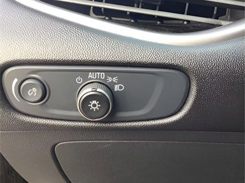 Used 2024 Chevrolet Malibu LT image 22