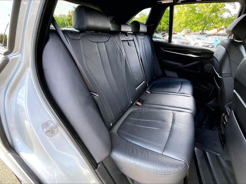 Used 2018 BMW X5 xDrive50i AWD/4WD image 19