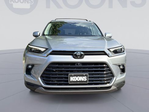 Used 2024 Toyota Grand Highlander AWD image 11
