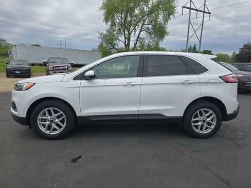 Used 2024 Ford Edge SEL w/ Convenience Package AWD/4WD image 4