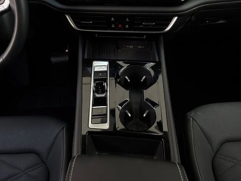 Used 2026 Volkswagen Atlas SE FWD image 17