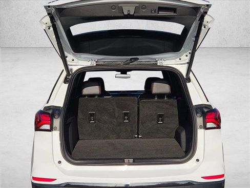 Used 2022 Chevrolet Equinox RS w/ Infotainment Package image 6