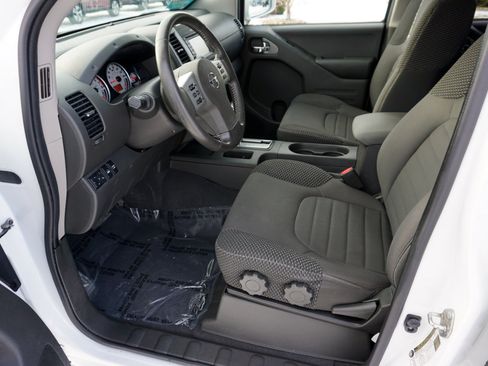 Used 2019 Nissan Frontier PRO-4X image 7