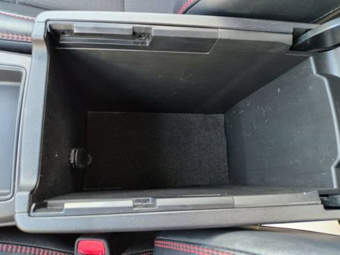 Used 2016 Toyota Camry SE FWD image 46
