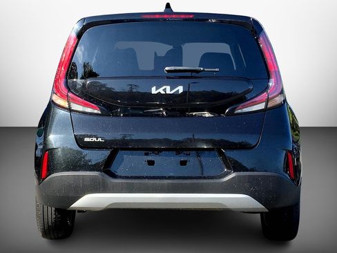 Used 2023 Kia Soul LX w/ LX Technology Package image 6