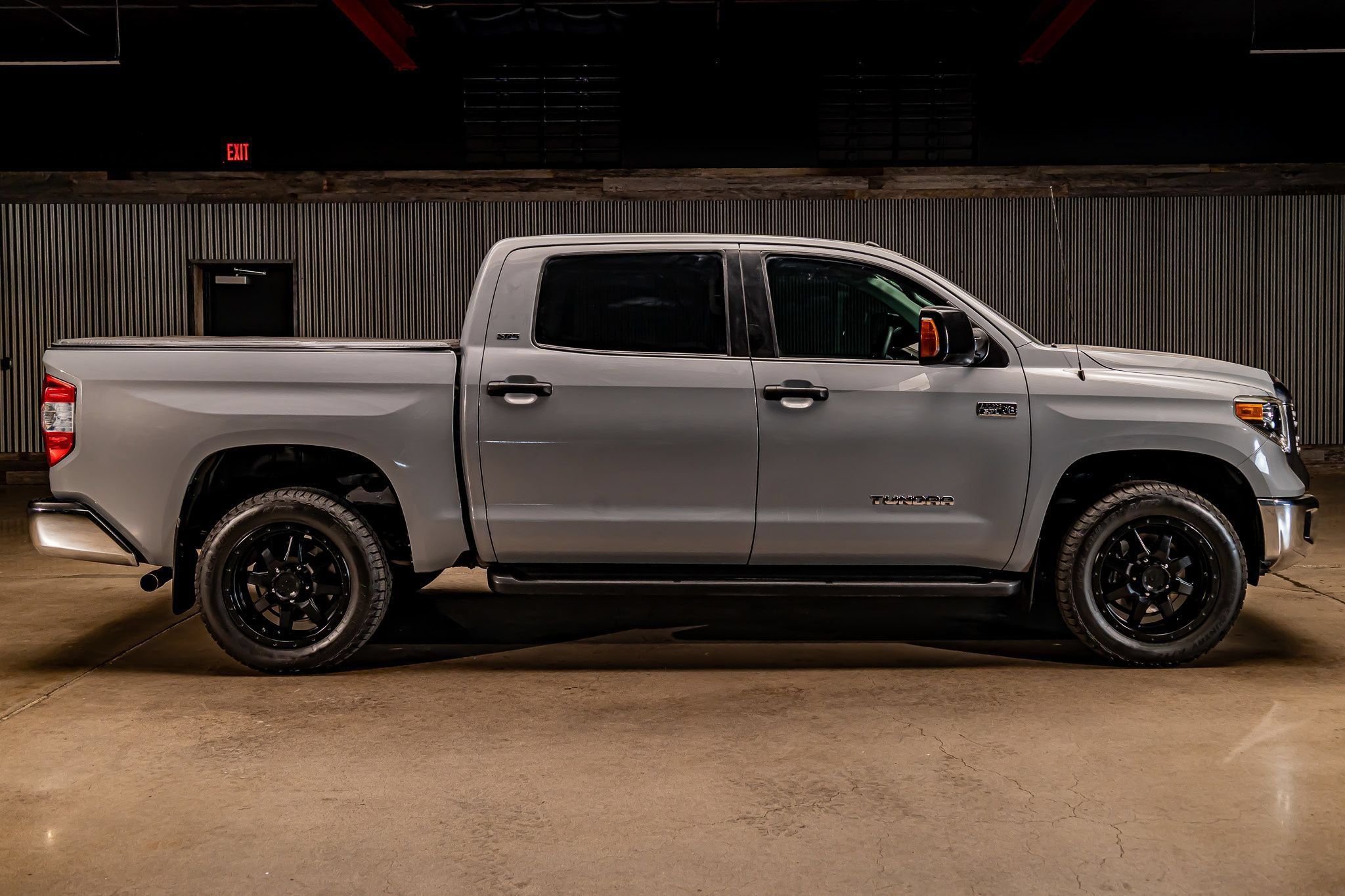 Used 2019 Toyota Tundra SR5 w/ SR5 Upgrade Package AWD/4WD image 10