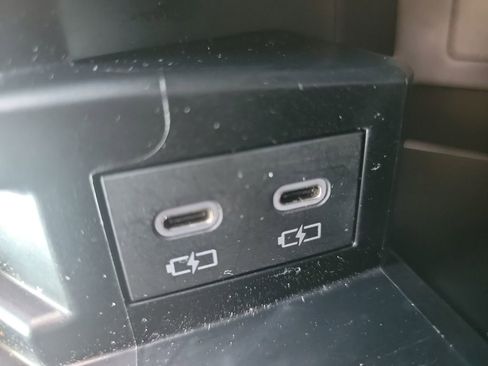 Used 2025 Toyota Sienna XLE FWD image 26