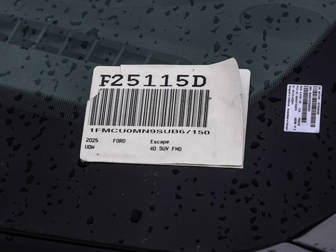 Used 2025 Ford Escape ST-Line w/ Tech Pack #1 image 28